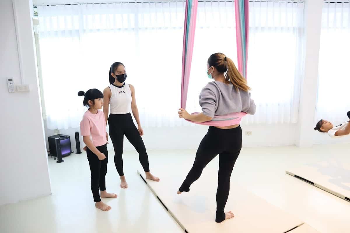 I can fly Aerial Studio