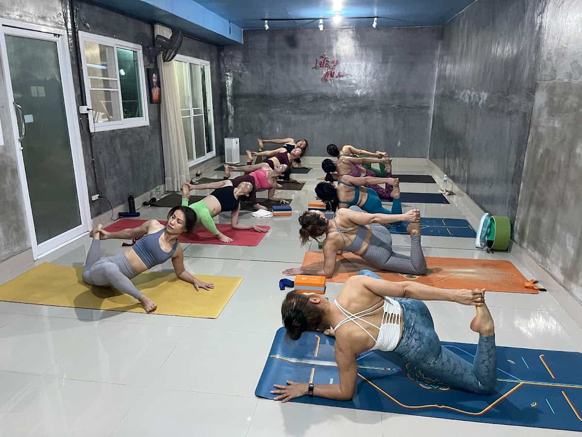 เปี่ยมสุขโยคะเชียงราย